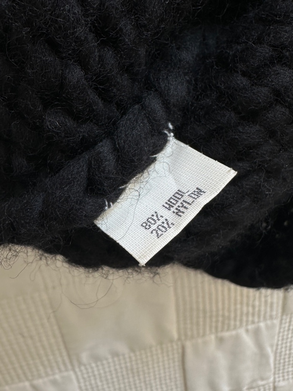 Women's Black Chunky Knit Sleeveless Sweater Tank - Picture 3 of 3